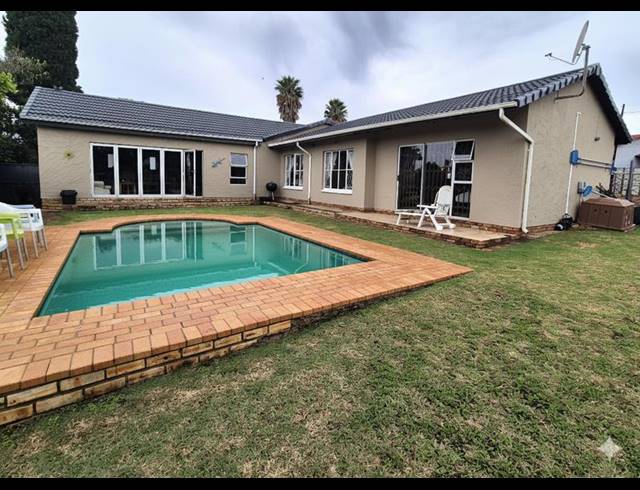 3 BEDROOM HOUSE FOR SALE IN BRACKENDOWNS